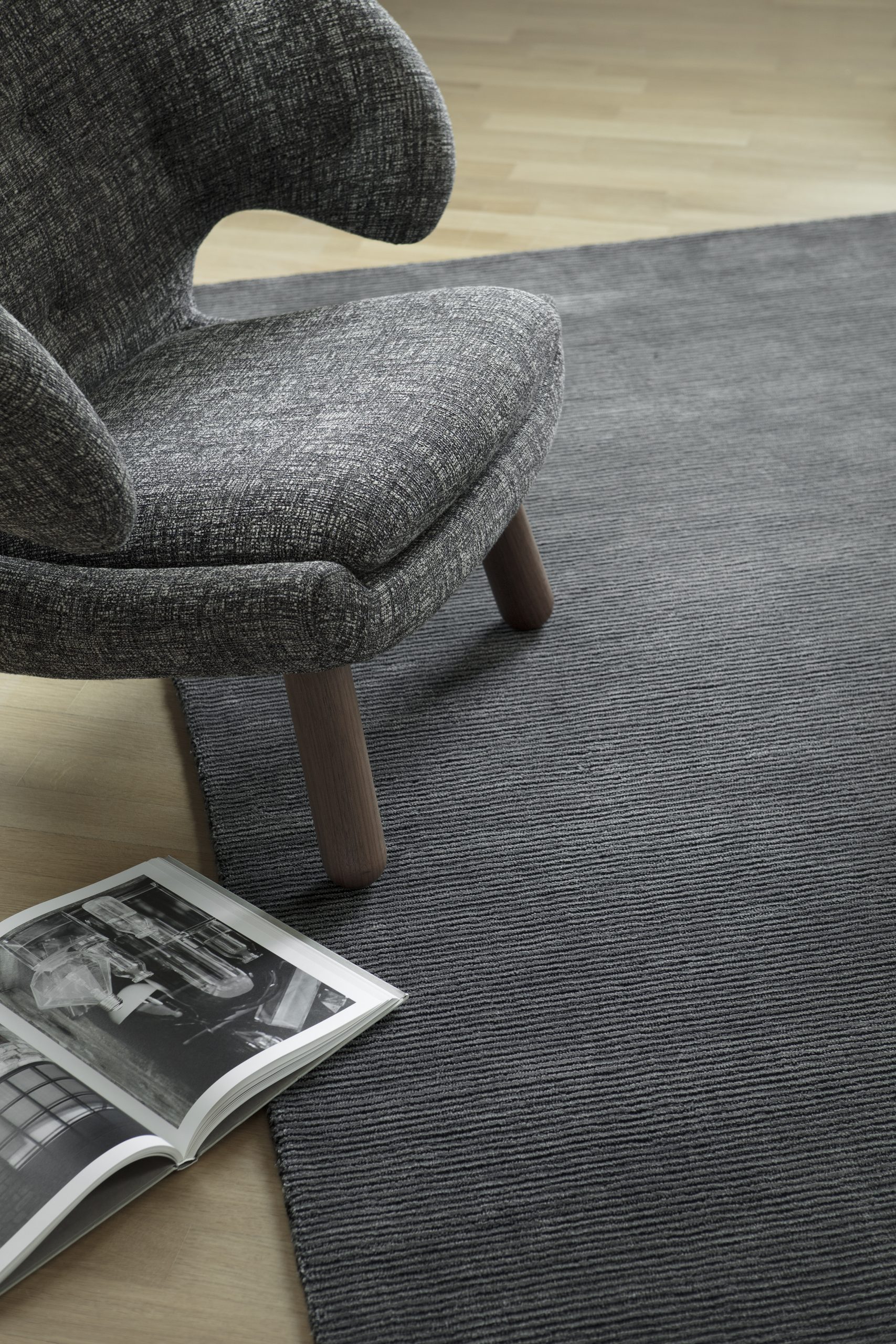 Fabula_Angelica_Rug_Grey_Black_Wool_Viscose_1615_A2_300dpi_Medium